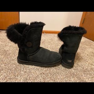 Black Bailey Button Ugg’s